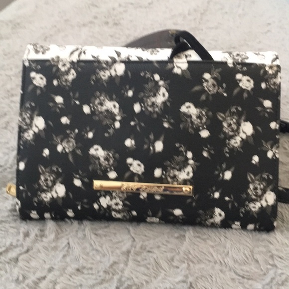 Handbag - Picture 2 of 5